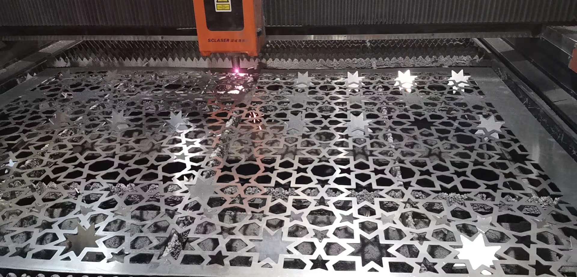 6000瓦激光切管機(jī)成為汽車工業(yè)領(lǐng)域的得力助手(圖3)
