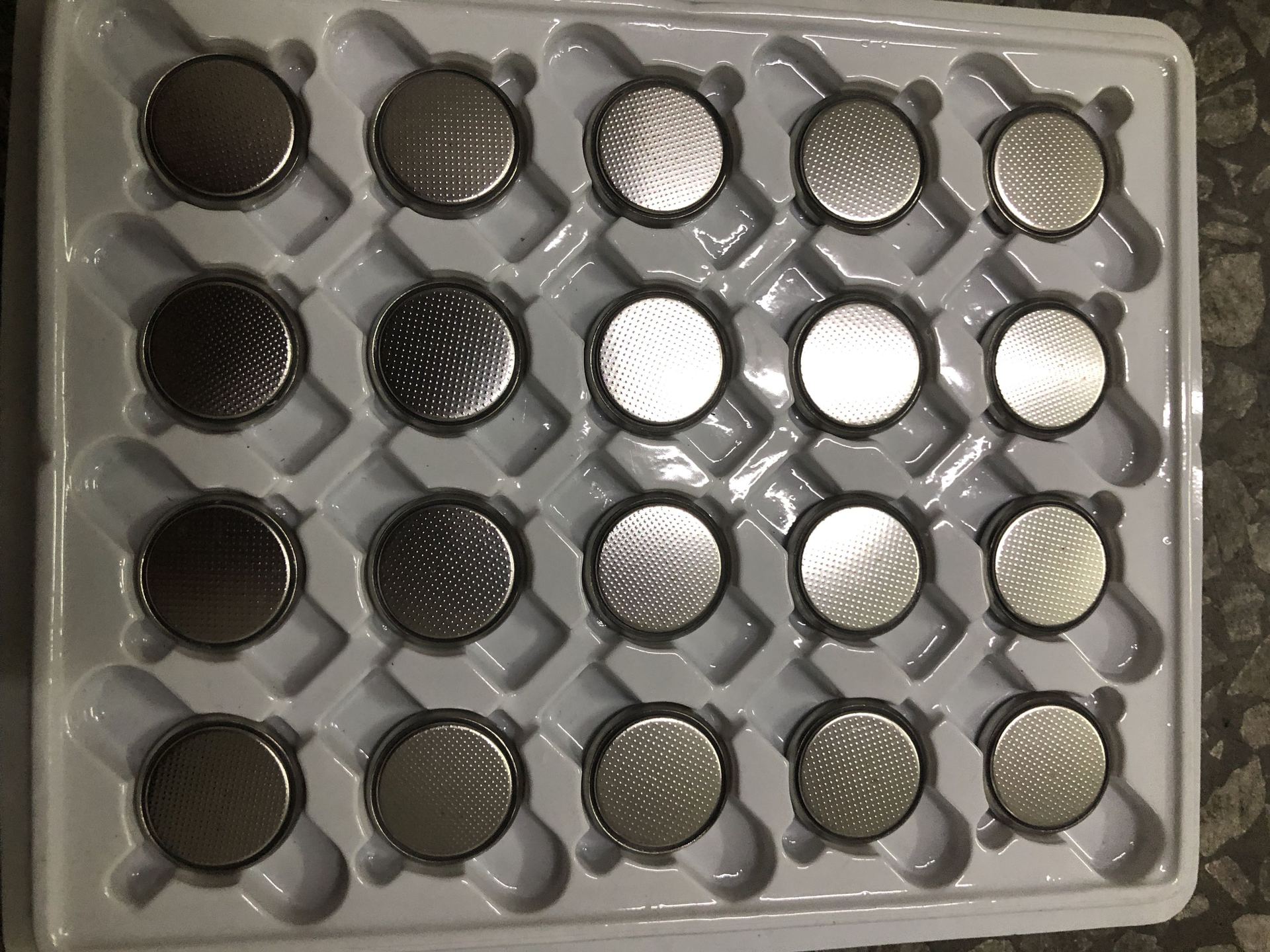激光焊接機在紐扣電池精密焊接中的應用(圖4)